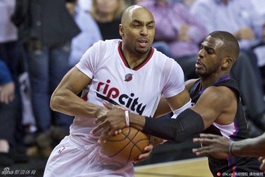 磕伤了手腕 磕伤了手腕