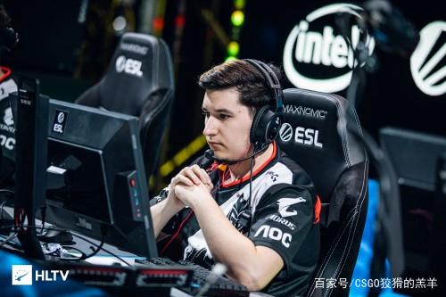 绿茵场上迎 绿茵场上迎